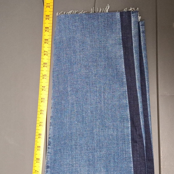 Womens Levi's 311 Shaping Skinny Denim Jeans w/Accent Stripe 20W - Picture 8 of 10